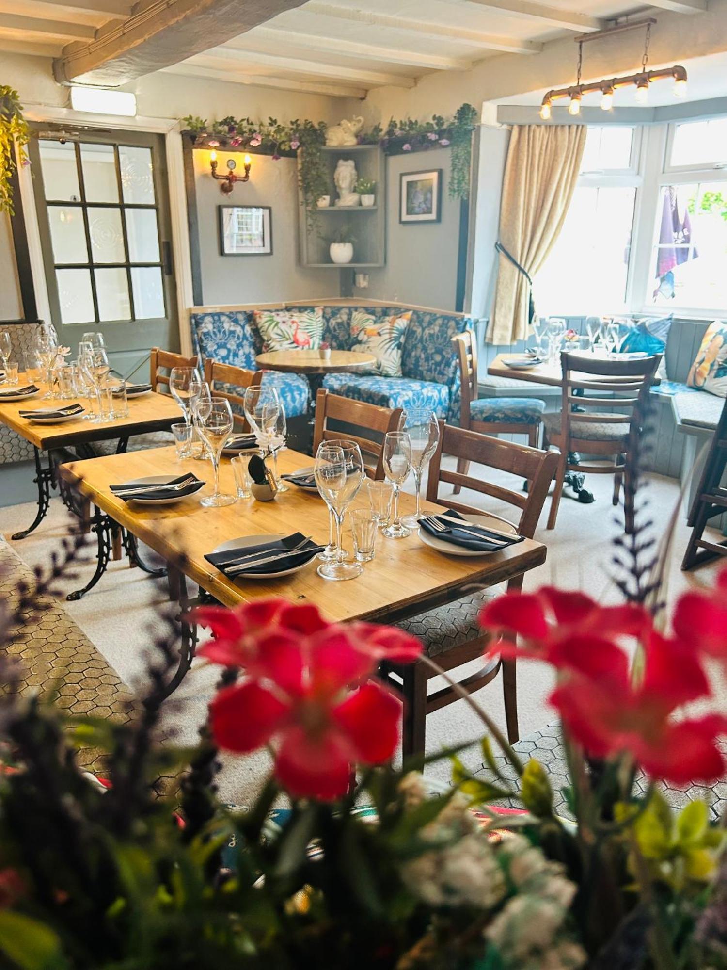 Angel Inn Misson Kültér fotó