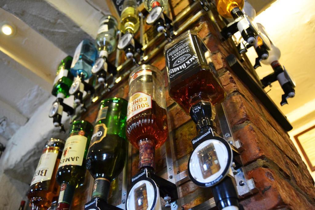 Angel Inn Misson Kültér fotó